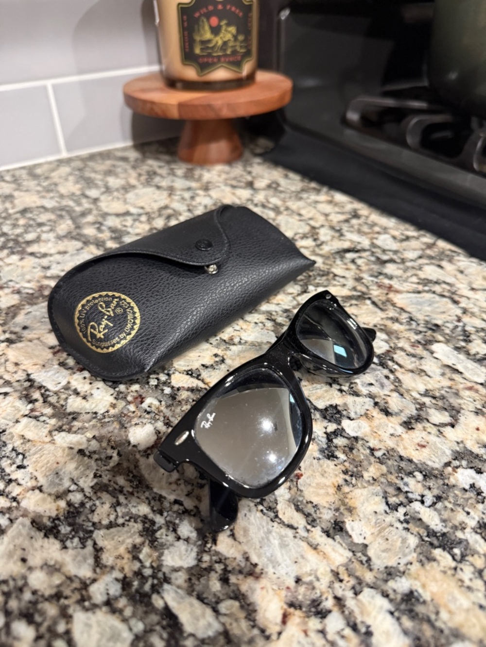 Ray-Ban Black Gloss Wayfarer Sunglasses with Gray Lenses